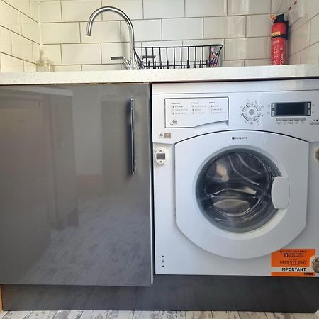 Entire Apartment By City Centre & Harbourside ブリストル エクステリア 写真